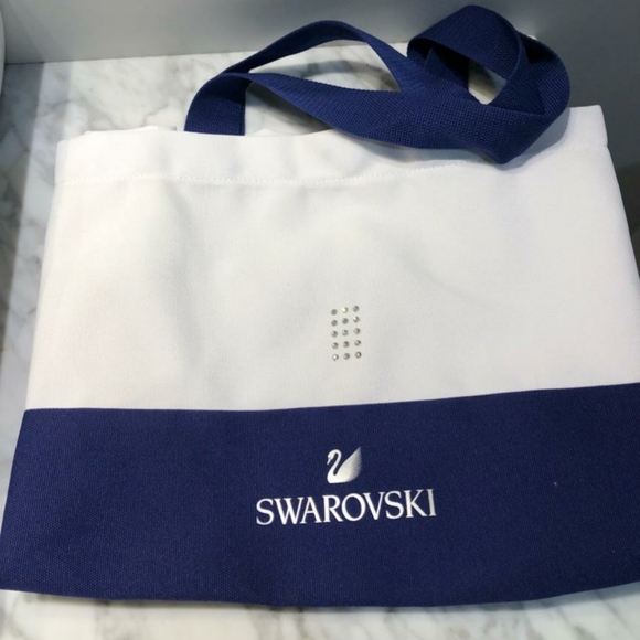 Tote - Picture 1 of 4